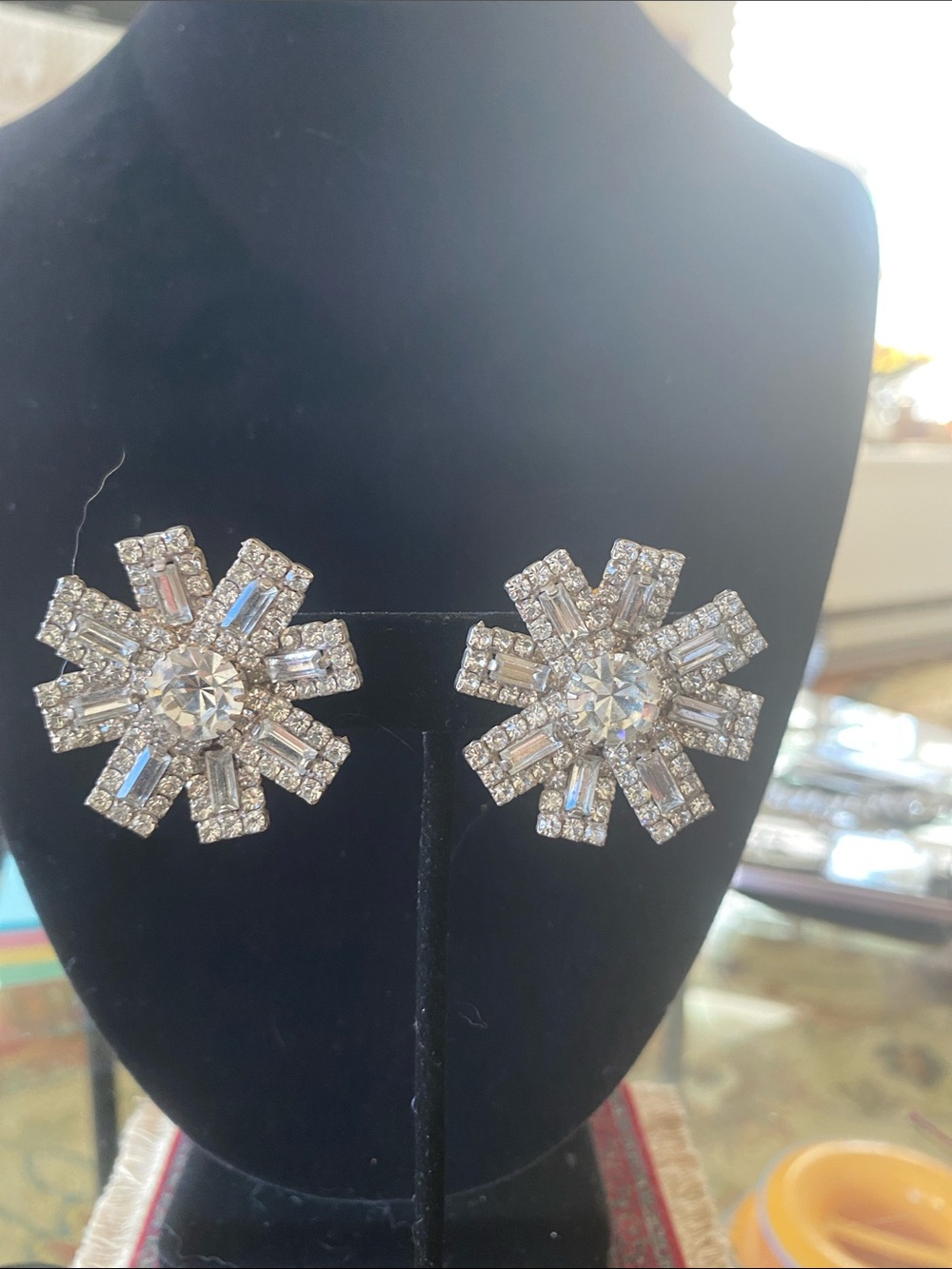 Crystal Snowflake Statement Stud Earrings - Clear Rhinestone